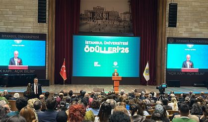 Kurtulmuş’a İstanbul Üniversitesinden onur ödülü