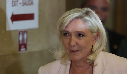 Le Pen’e hapis ve siyasi yasak cezası