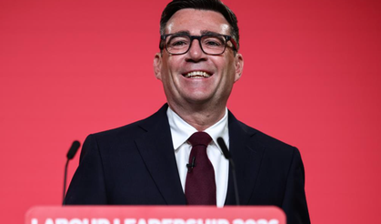 İngiliz İşçi Partisi’nin yeni lideri Andy Burnham oldu