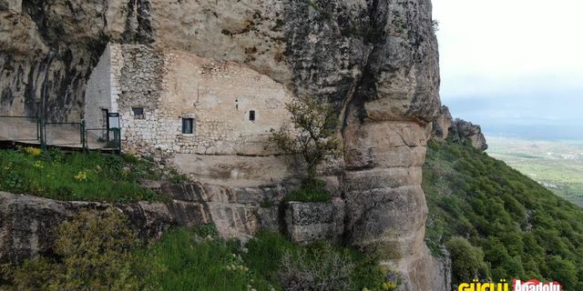 Yüz yıllardır depremlere şahit olan Ashabı Kehf mağarası dimdik ayakta