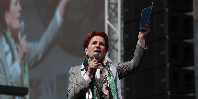 Akşener, Mansur Yavaş ile beraber Bursa'da miting yaptı