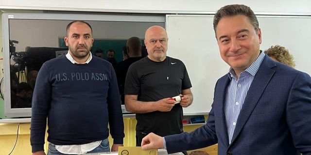 DEVA Partisi lideri Babacan Ankara’da oyunu kullandı