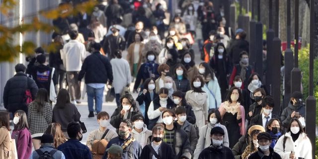 Japon uzmanlardan 'Omicron, Delta'dan yaklaşık 4 kat daha bulaşıcı' uyarısı