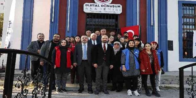 Sincan Belediye Başkanı Ercan, ‘Dijital Dönüşüm Akademisi'nin açılışını yaptı