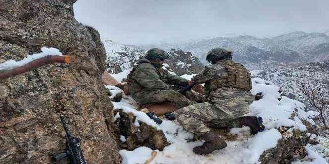 Mehmetçik, zorlu kış şartlarında operasyonlarına devam ediyor