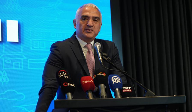 Bakan Ersoy: Türkiye turizmde zirve ligde