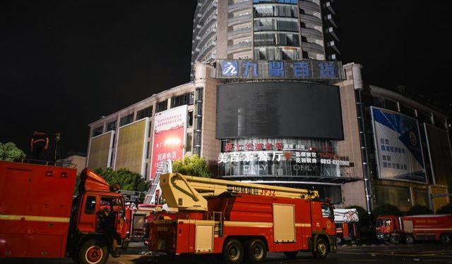 Çin’deki AVM yangınında can kaybı 16’ya yükseldi