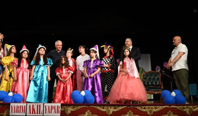 Mamak Belediyesi Çocuk Tiyatro Topluluğu “Yarını Akıl Yapar” oyunu ile perde dedi