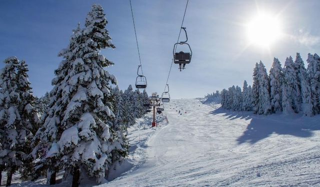 Uludağ’da sezon öncesi beklenen kar yağışı başladı