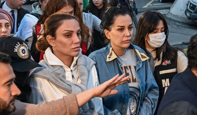 Dilan Polat ve Sıla Doğu’dan “Hokkabaz” şarkısı