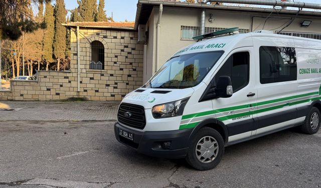 19 yaşındaki kız kardeşini vurdu