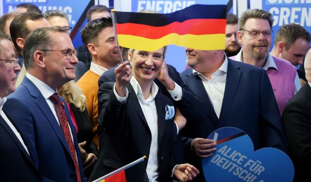 AfD'den Merz'e istifa çağrısı: Yeni halk partisi biziz
