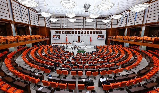 TBMM'de gerilim! Emir ve Ala arasında 15 Temmuz polemiği