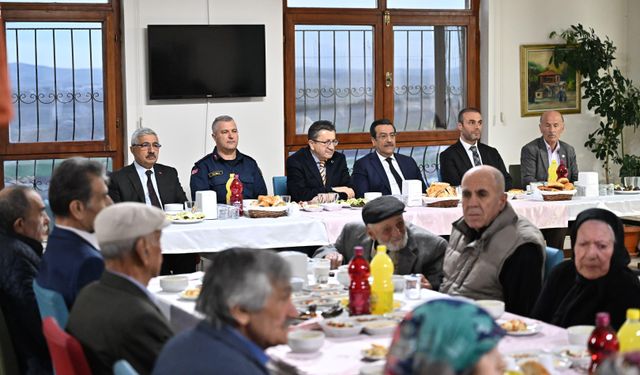 Başkan Tiryaki, Huzurevi Sakinleriyle İftar Sofrasında