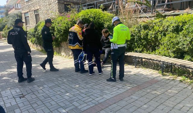 Antalya'da motokurye kazası kameralara yansıdı!