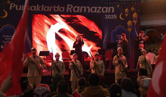 'İstiklal' oyunu, İstiklal Marşı'nın 104. yılında Pursaklar'da sahnelendi