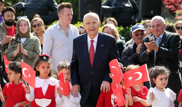 Yenimahalle’de 23 Nisan coşkusu yaşandı