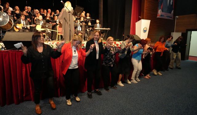 Gölbaşı'nda kursiyerlerin yıl sonu etkinliği beğeni topladı