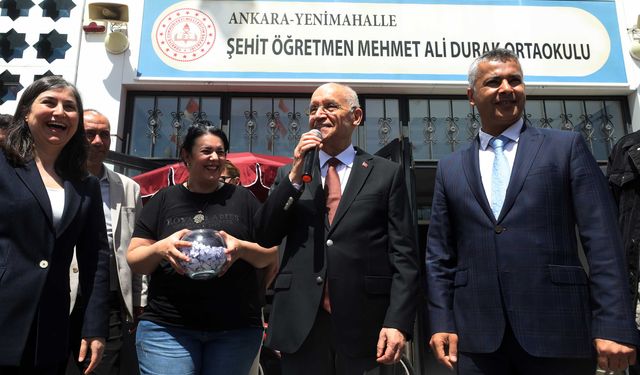 Fethi Yaşar öğrencilerle bahar şenliğinde buluştu