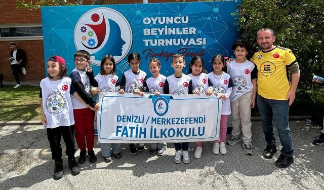 8 öğrenciyle zeka oyunları Türkiye şampiyonluğu!