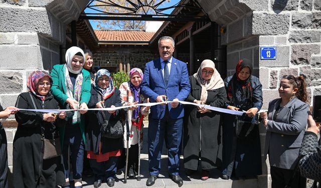 Hamamönü’nde Anneler Günü fuarı başladı