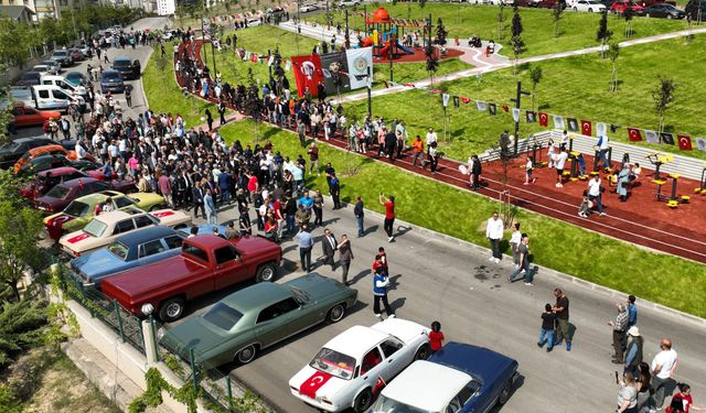 Etimesgut’ta Yaşar Kemal Parkı açıldı