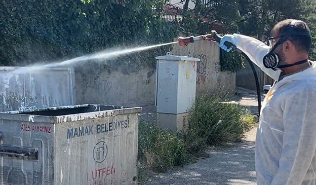 Mamak’ta çöp konteynerlerine yaz temizliği