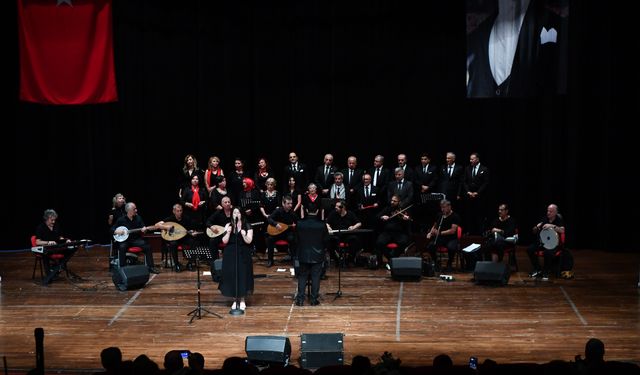 Mamak’ta Emekliler Günü Panel ve Konserle Kutlandı