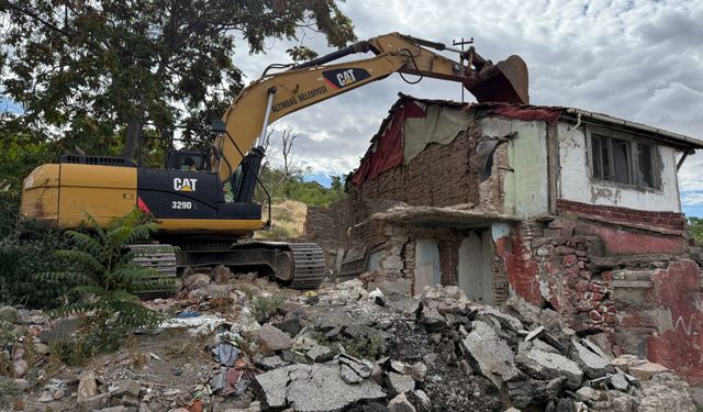 Altındağ’da metruk yapılara geçit yok: 257 yıkım