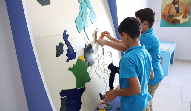 Akdeniz Belediyesi’nden çocuklara uygulamalı bilim eğitimi