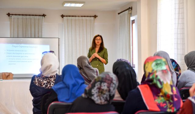 Altındağlı kadınlara disleksi farkındalık eğitimi