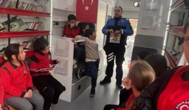 Kitaplar köylere taşınıyor: Gezici kütüphane Maden’de