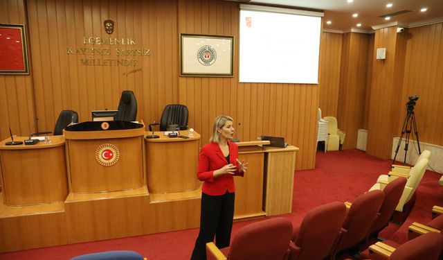 Etimesgut Belediyesi çalışanlarına “Kamuda Etik” eğitimi