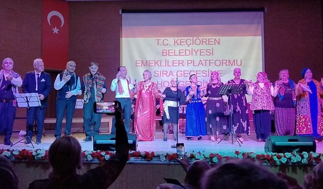 Keçiören’de emeklilerden eğlenceli sıra gecesi