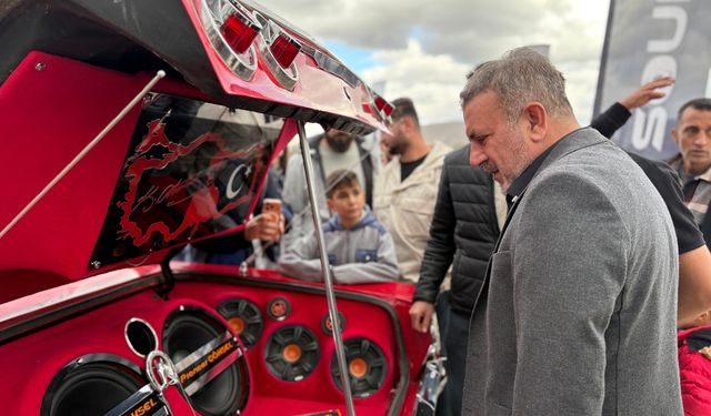Sincan’da otomobil festivali coşkusu: Modifiye tutkunları buluştu