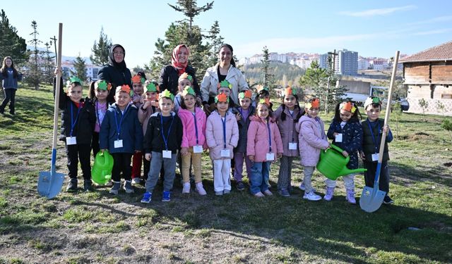 Altındağ’da Fidanlar Toprakla Buluştu: 11 Kasım Coşkusu