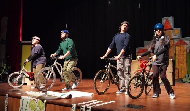 “İki Teker Bir Rüya” Kocaeli'de sahnede