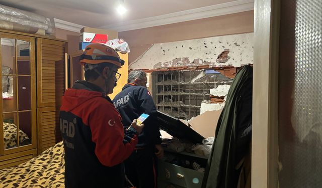 Kocaeli’de inşaat çalışması daire duvarını yıktı