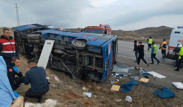 Cezaevi aracının devrildiği kazada 5 kişi yaralandı