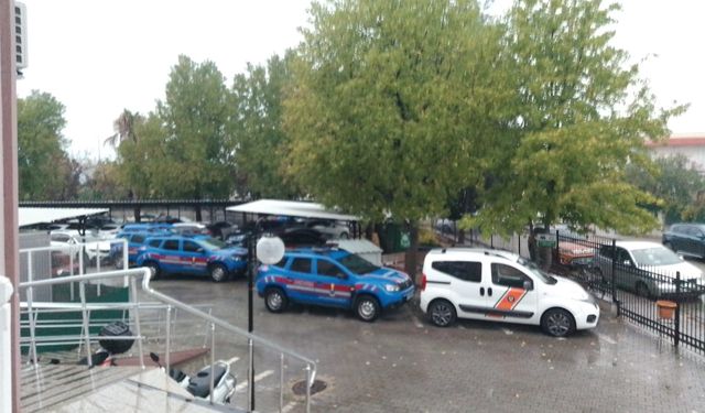 Göçmen kaçakçılığı operasyonunda 10 kişi tutuklandı