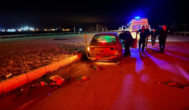 Kırmızı ışıkta geçen araç kazaya neden oldu