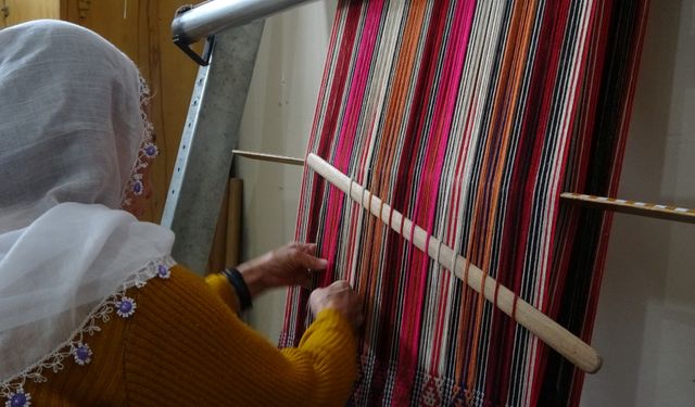Tunceli’de kadınlar cacım dokumasını yaşatıyor