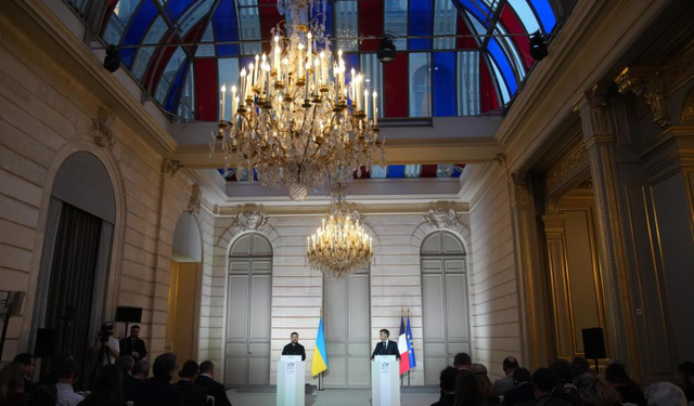 Macron: Ukrayna’nın toprak kararını yalnız Ukrayna verir