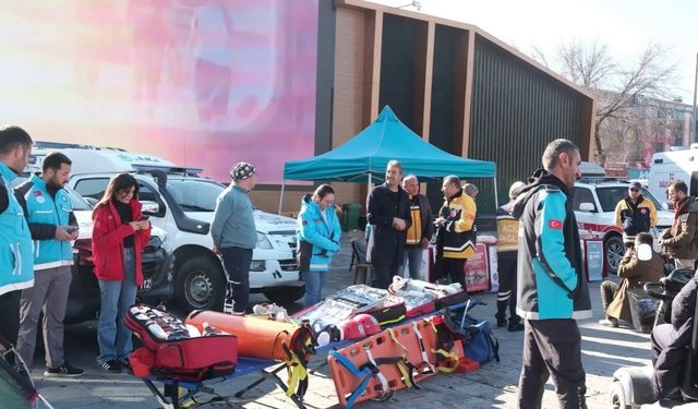 UMKE ekipleri vatandaşlara acil durum eğitimi verdi