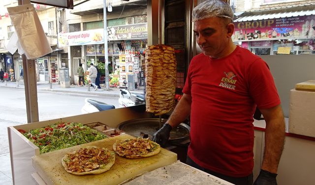 Kilis’te dönercilerden enflasyona meydan okuyan indirim