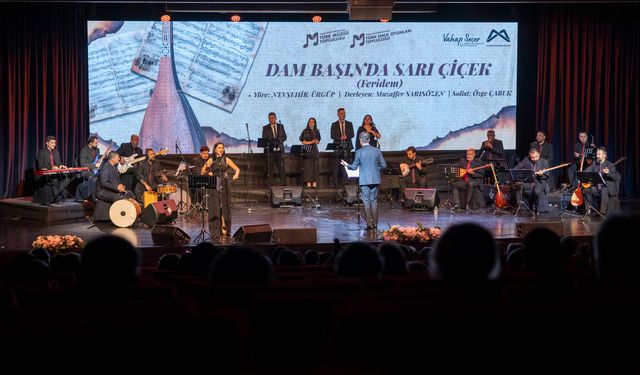 Mersin’de ‘Anadolu’dan Ezgiler’ konseri sanatseverleri büyüledi