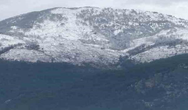 Köyceğiz’de kar sevinci: Sandras Dağı beyaza büründü