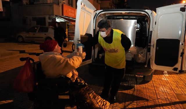 Keçiören Belediyesi’nden sabahları sıcak çorba ikramı