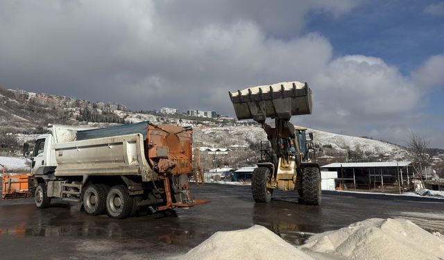 Sincan Belediyesi kar yağışına karşı teyakkuzda