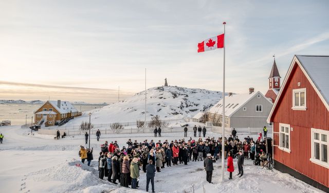 Kanada ve Fransa’dan Grönland hamlesi